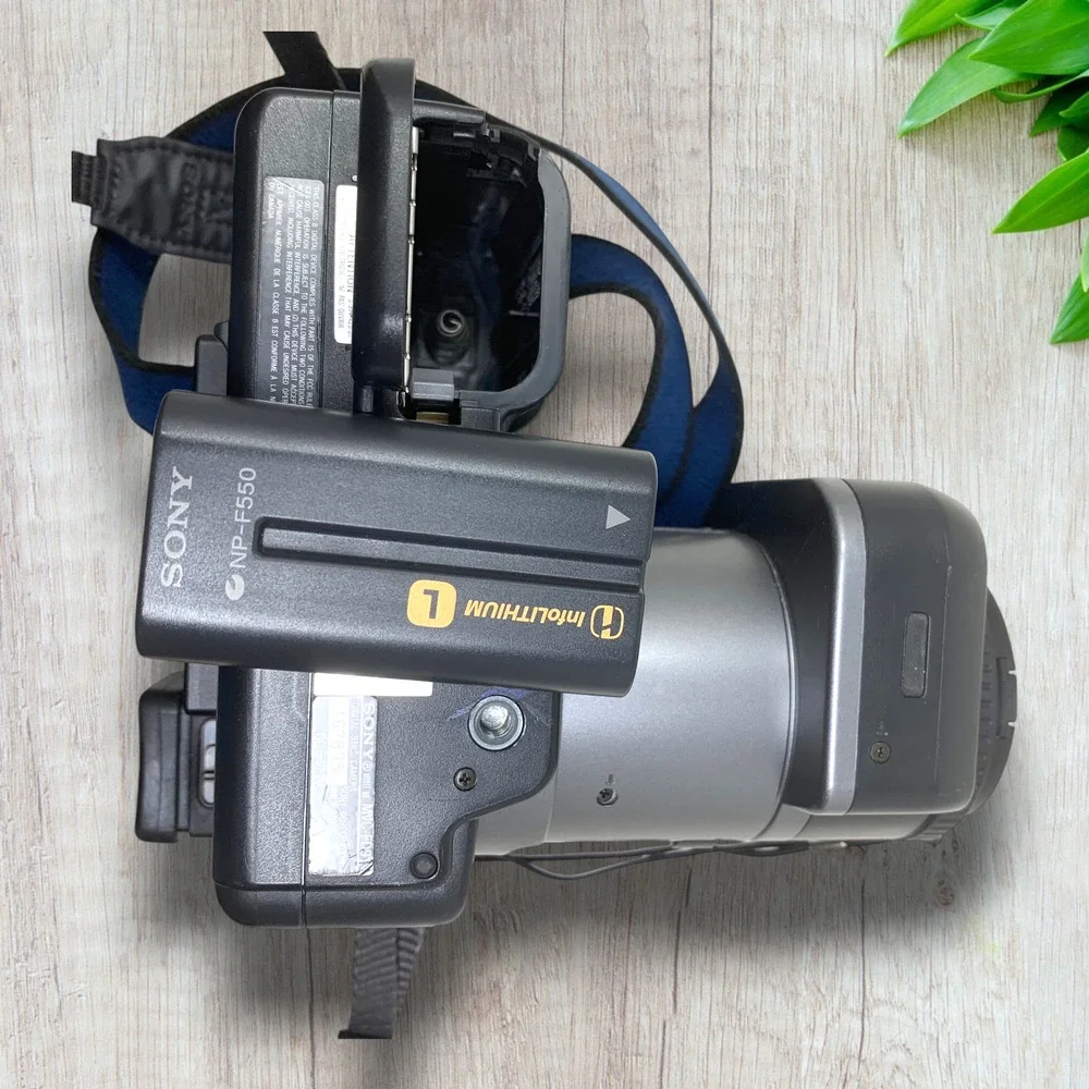 Sony Mavica MVC-FD91 Digital Floppy Disk Camera NP-F550 Battery Parts Repair